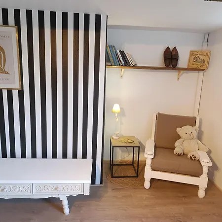 Les Pieds Dans L'eau Baugé