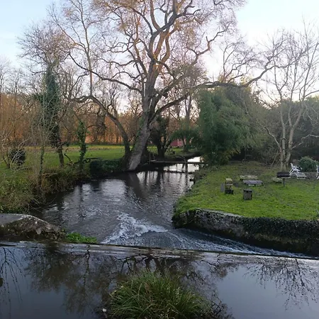 Prázdninový dům Les Pieds Dans L'eau Baugé