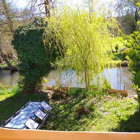 Ferienhaus Les Pieds Dans L'eau Baugé