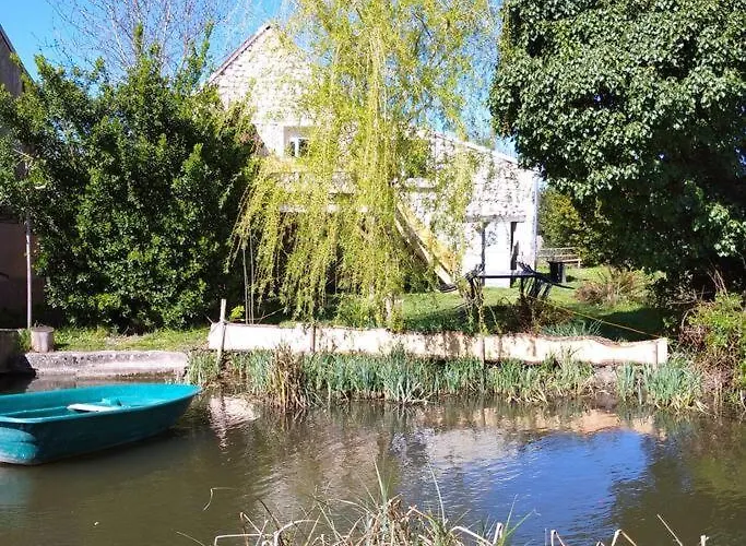 Дом отдыха Les Pieds Dans L'eau *